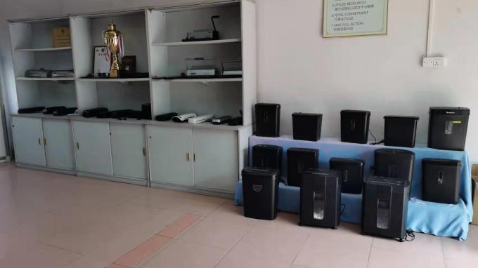 CE/EMC/ETL Sicurezza Approvata Trinciatrice di carta commerciale per impieghi pesanti CD228P-12 con contenitore da 25L 12